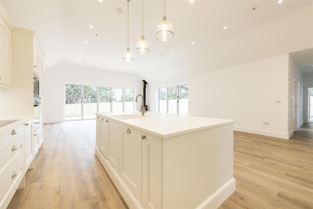 House in Burton Latimer - View 6