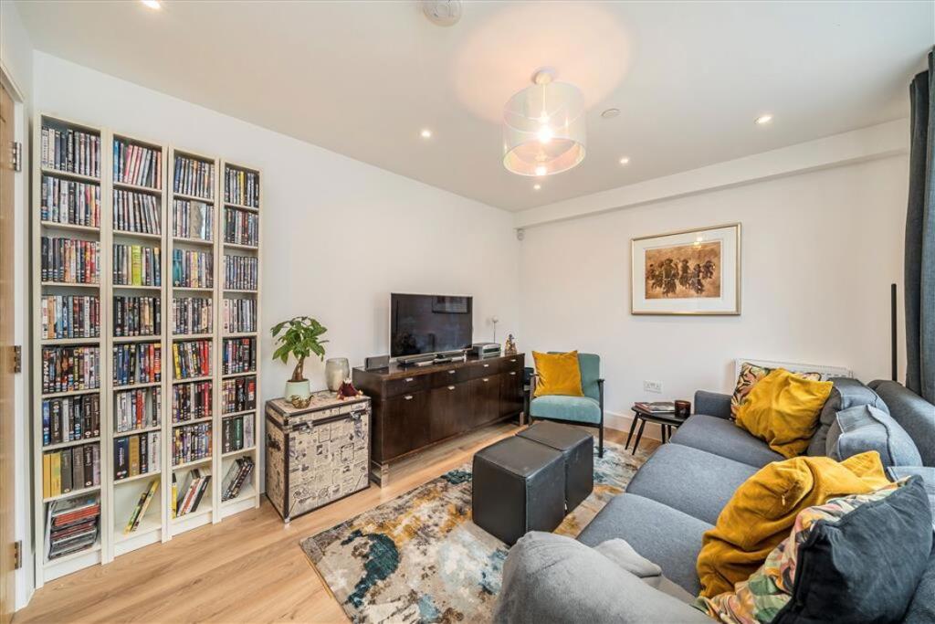 House in London - View 3