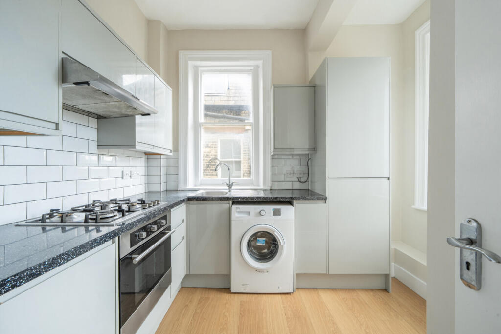 Ribblesdale Road, London, N8 photo 3
