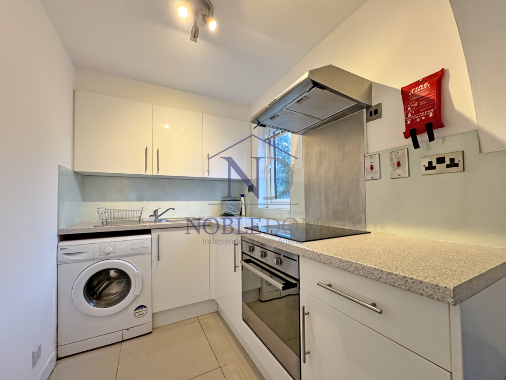 Main image of property: Chiswick, W4