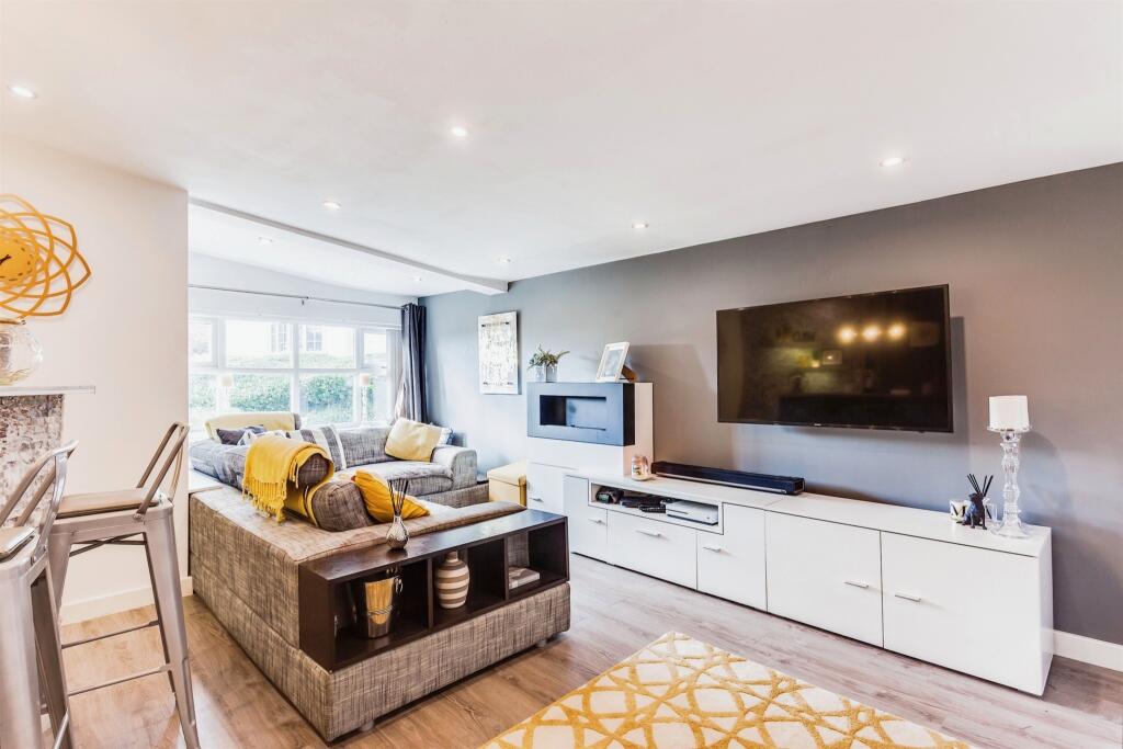 House in Wakefield, Lupset - View 5