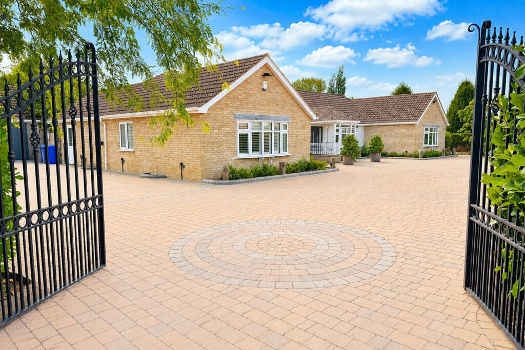 House in Ipswich - View 2
