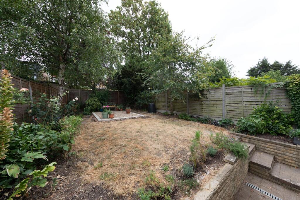 House in London, Walthamstow - More