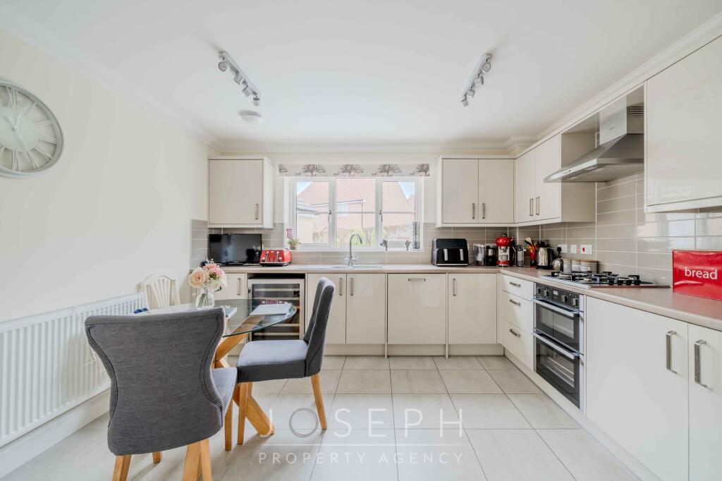 Roe Deer Drive, Capel St. Mary, IP9 photo 3