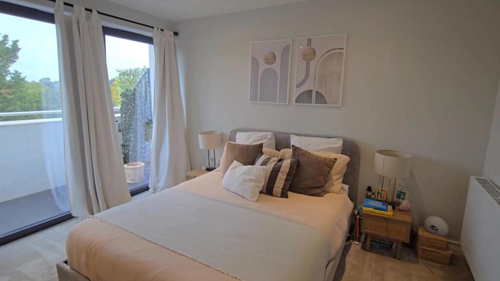 Apartment in Elmbridge, Claygate - View 5