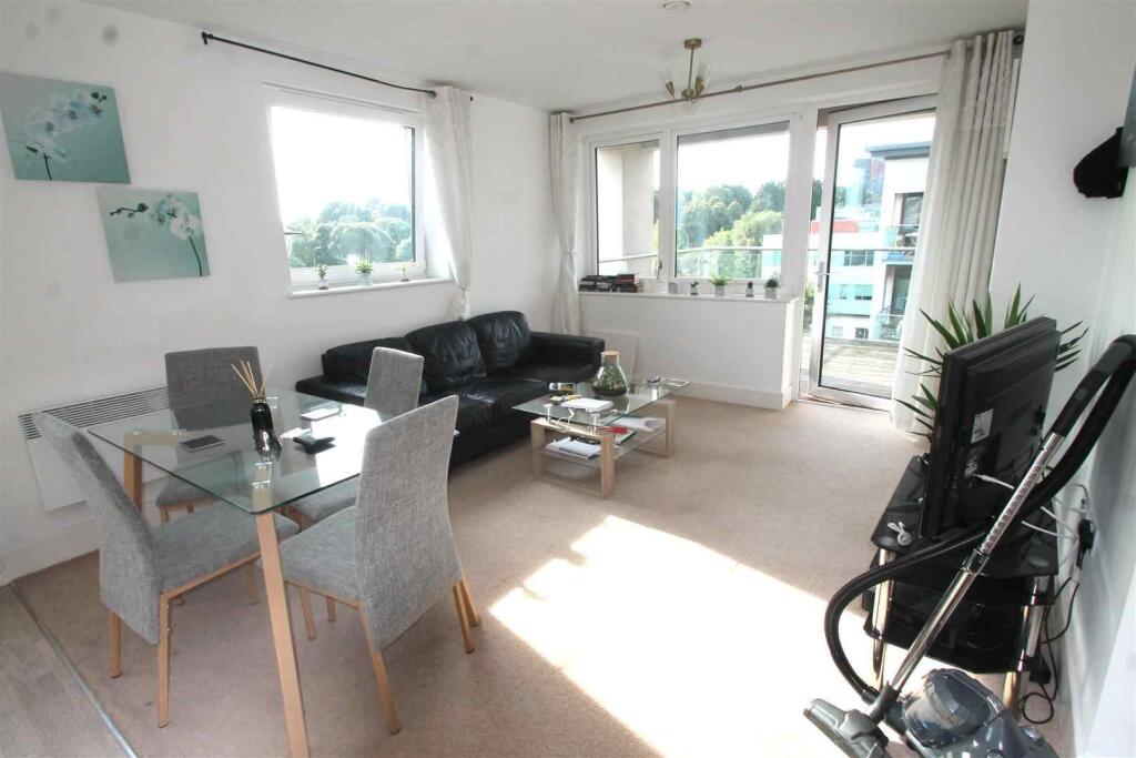 Apartment in Birmingham, West Midlands - View 3