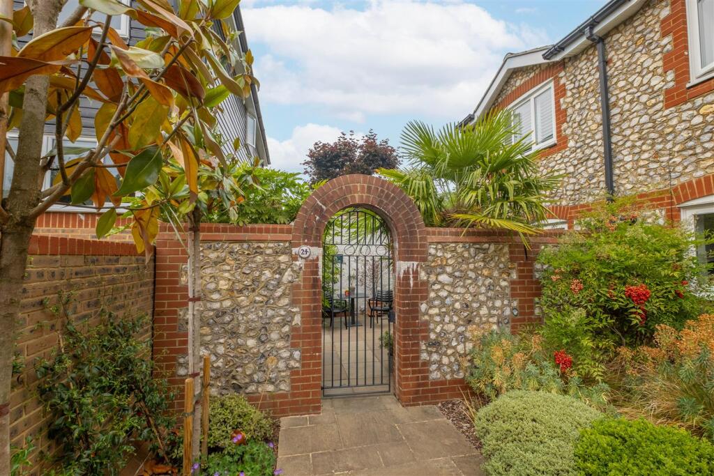 Main image of property: Harvest Lane, Thames Ditton
