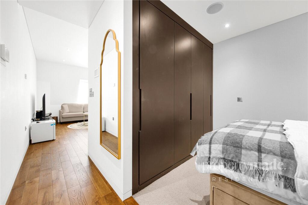 Apartment in London - View 5