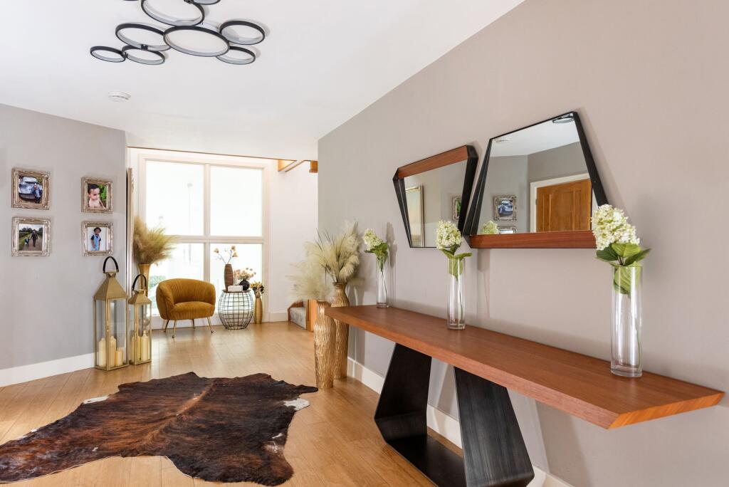 House in Aspley Guise, Central Bedfordshire - View 5