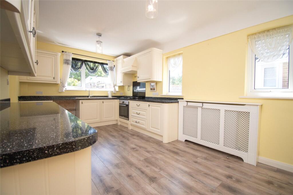 Colemere Drive, Thingwall, Wirral photo 4