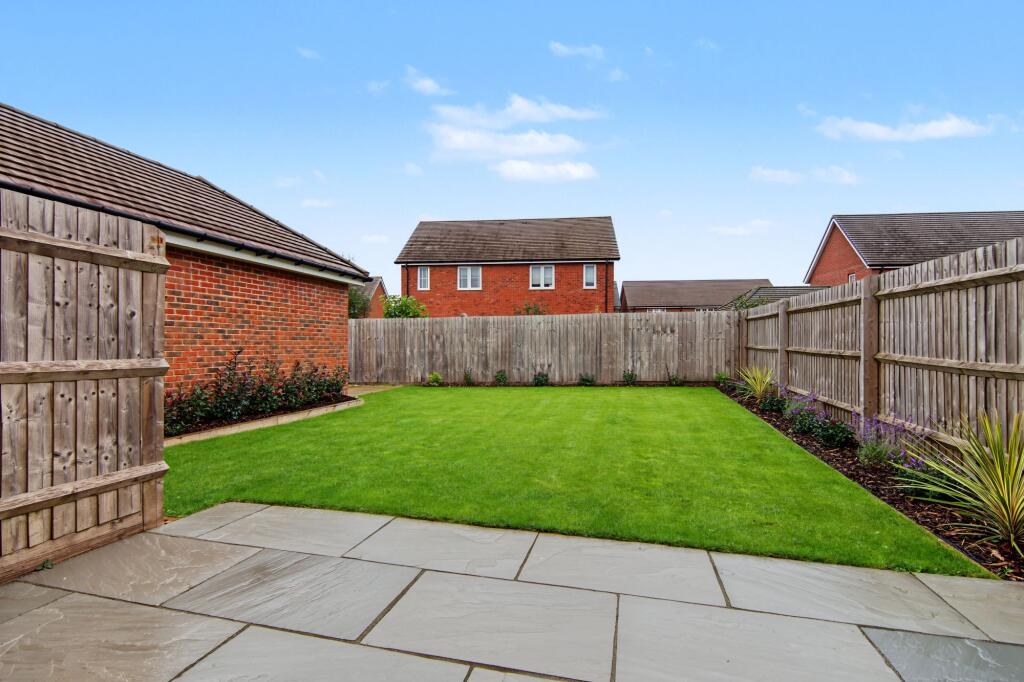 Hawthorn Drive, Burton Green, CV8 photo 4