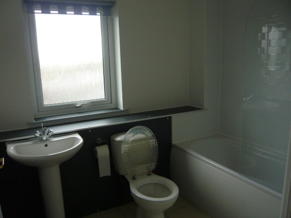 Apartment in Kelty, Fife - View 4