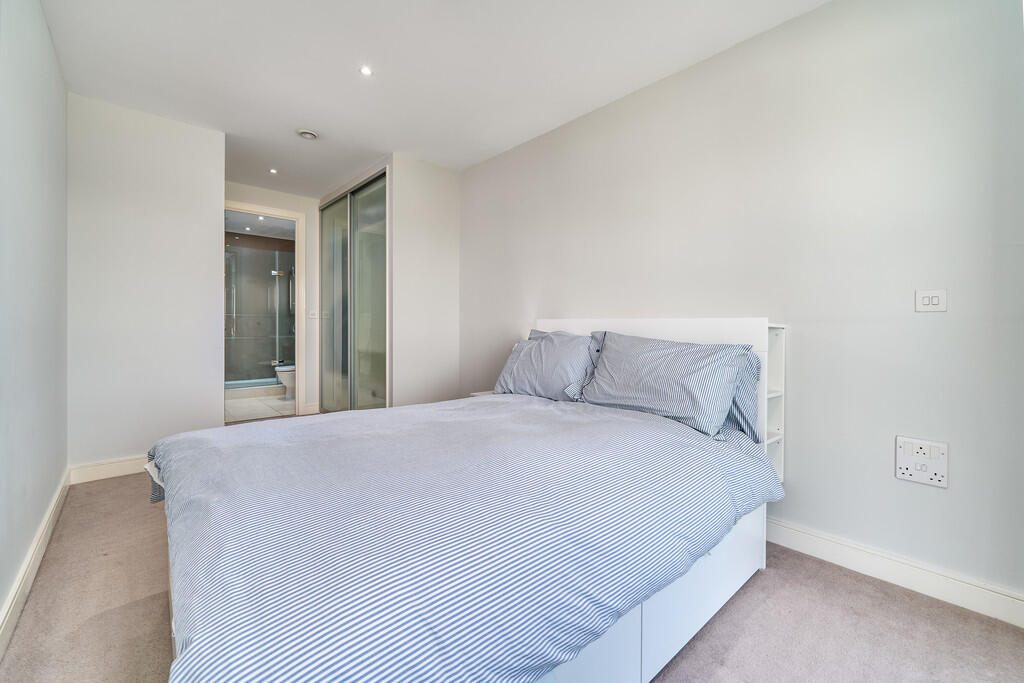 Apartment in London - View 3