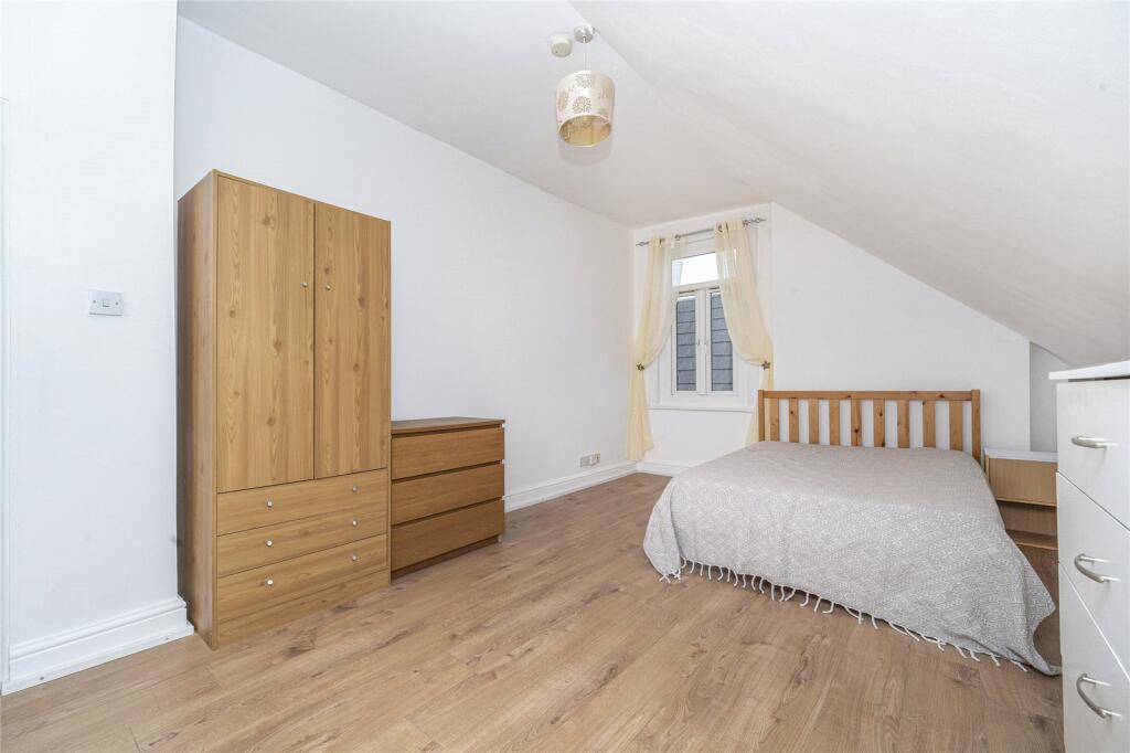 Apartment in London, Perivale - View 5