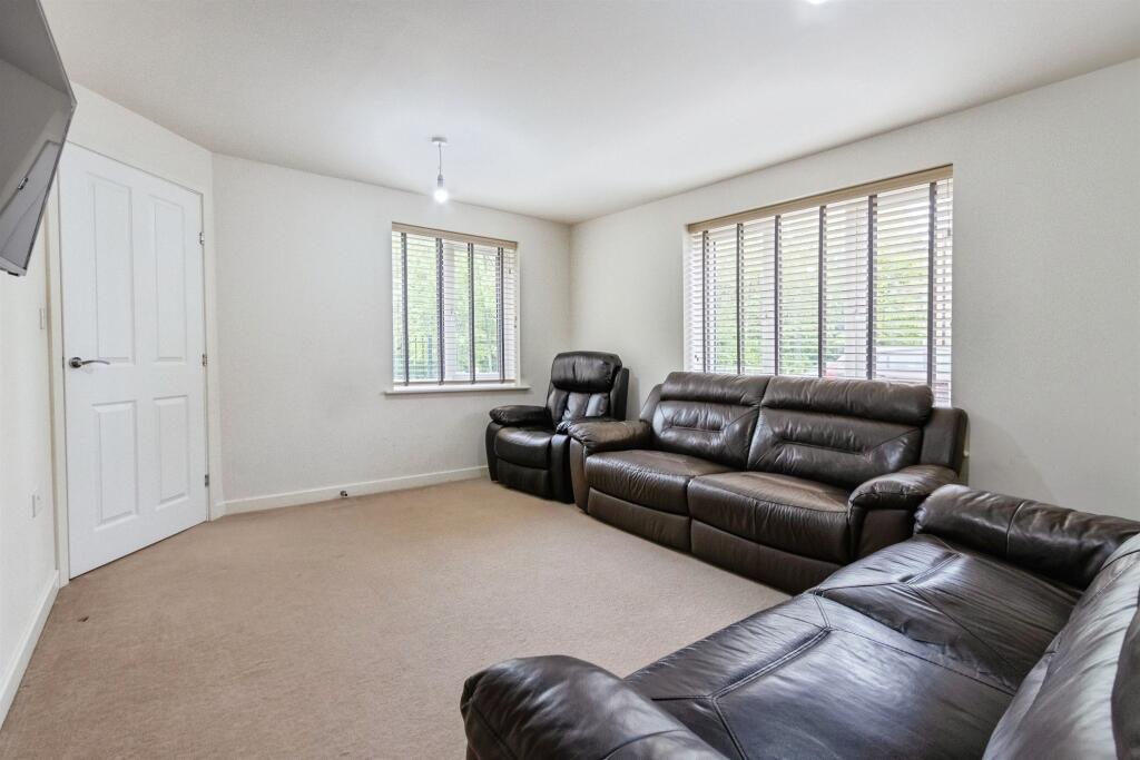 Merchant Way, Leeds photo 4