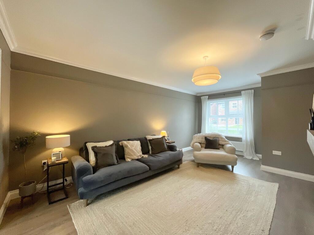 House in Nantwich, Brine Baths, Cheshire East - More