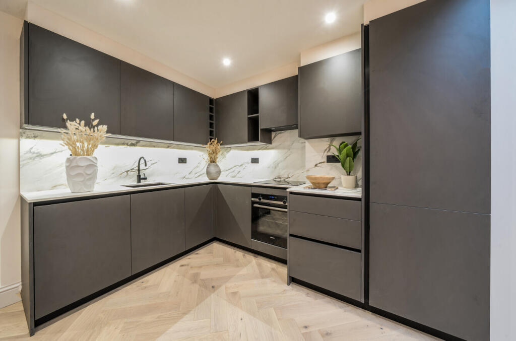Apartment in London - View 5