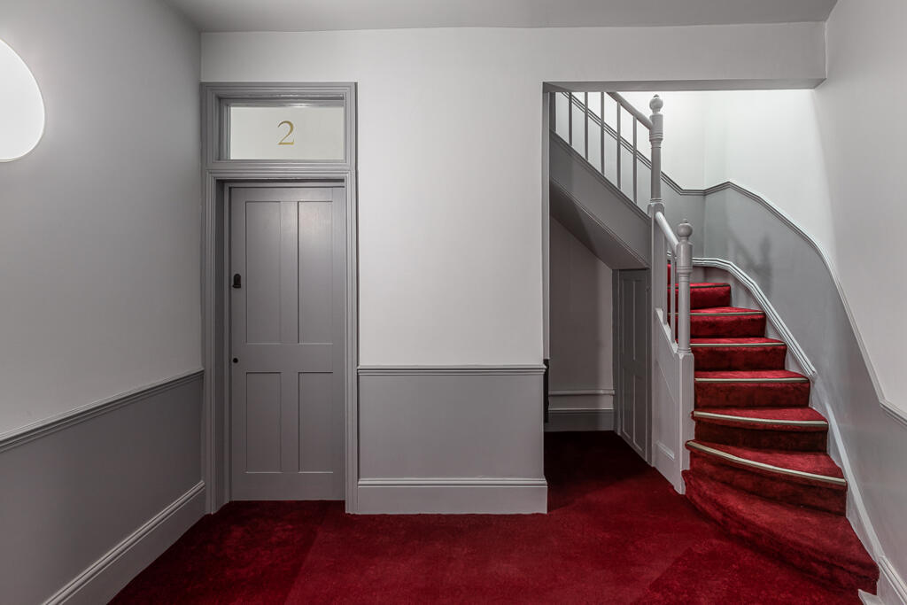 Photo 21. Residential communal landing .