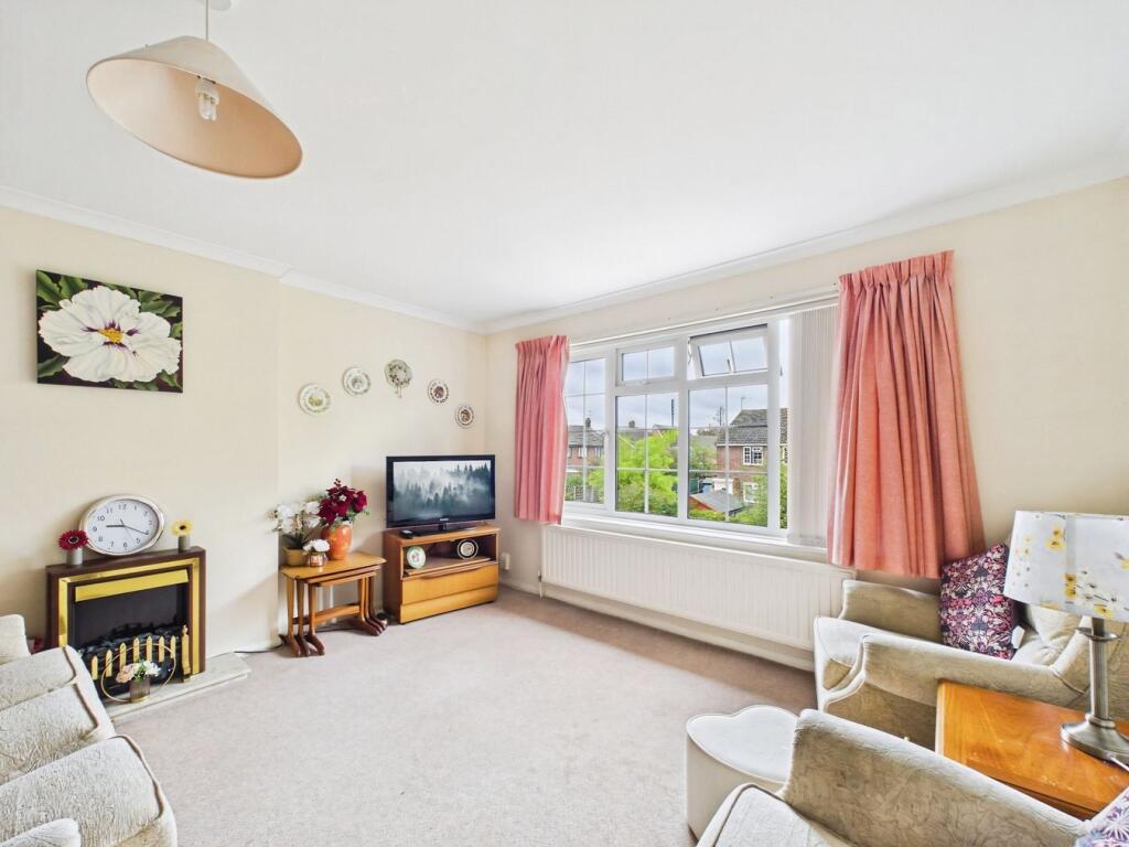 Apartment in North Hertfordshire, Hertfordshire - View 5