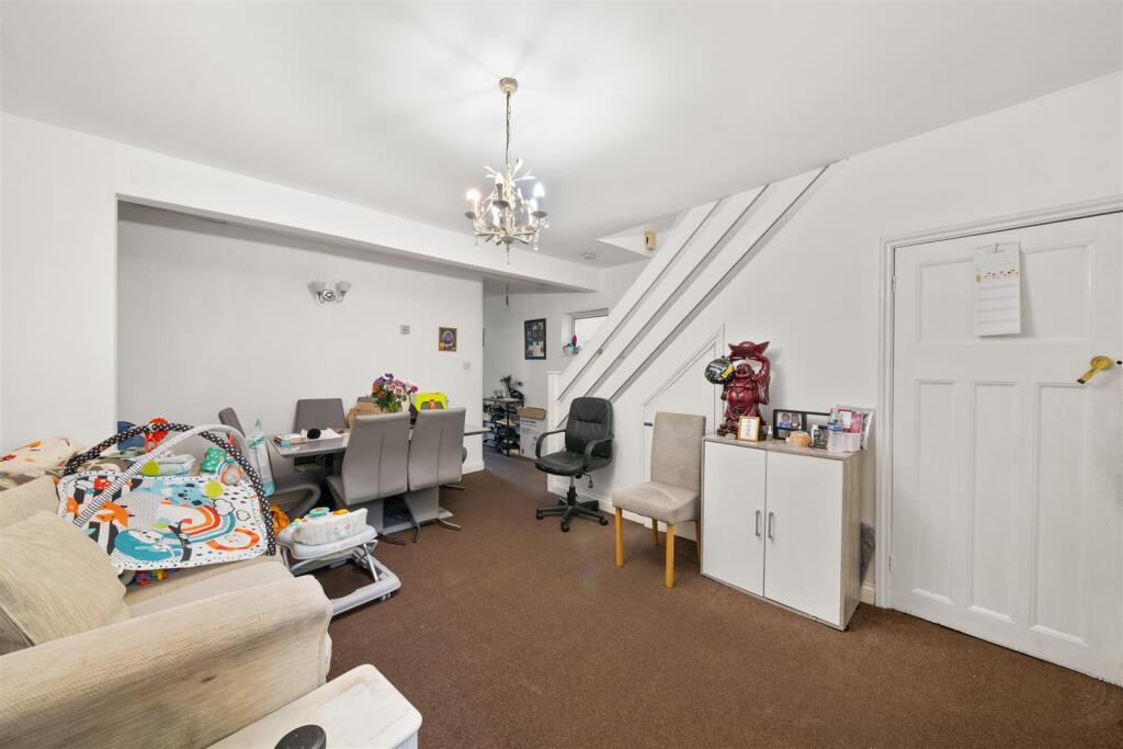 House in London, Hounslow West - View 4