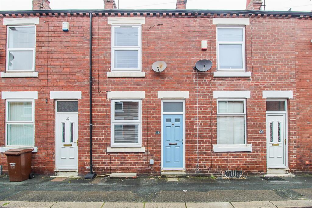 2-bed terraced on West Street, Wakefield, £137,500