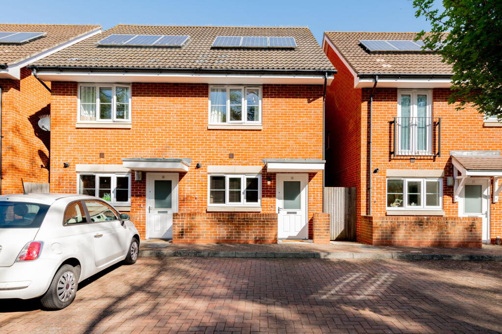 Main image of property: Shafford Meadows, Hedge End, Southampton, SO30