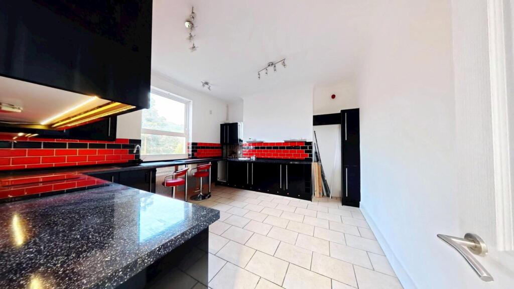 Apartment in Canterbury - View 5