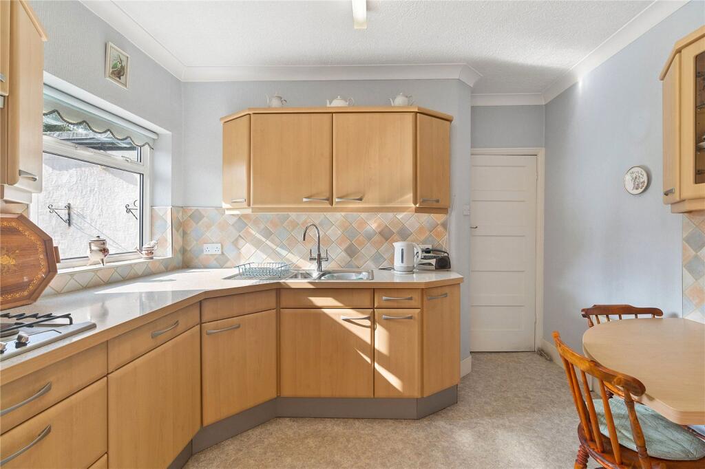 House in London, Cranham - View 4
