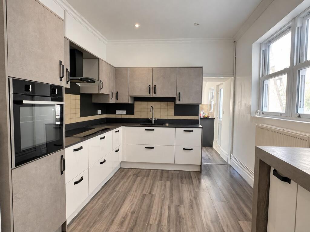 House in Llanelli - View 5