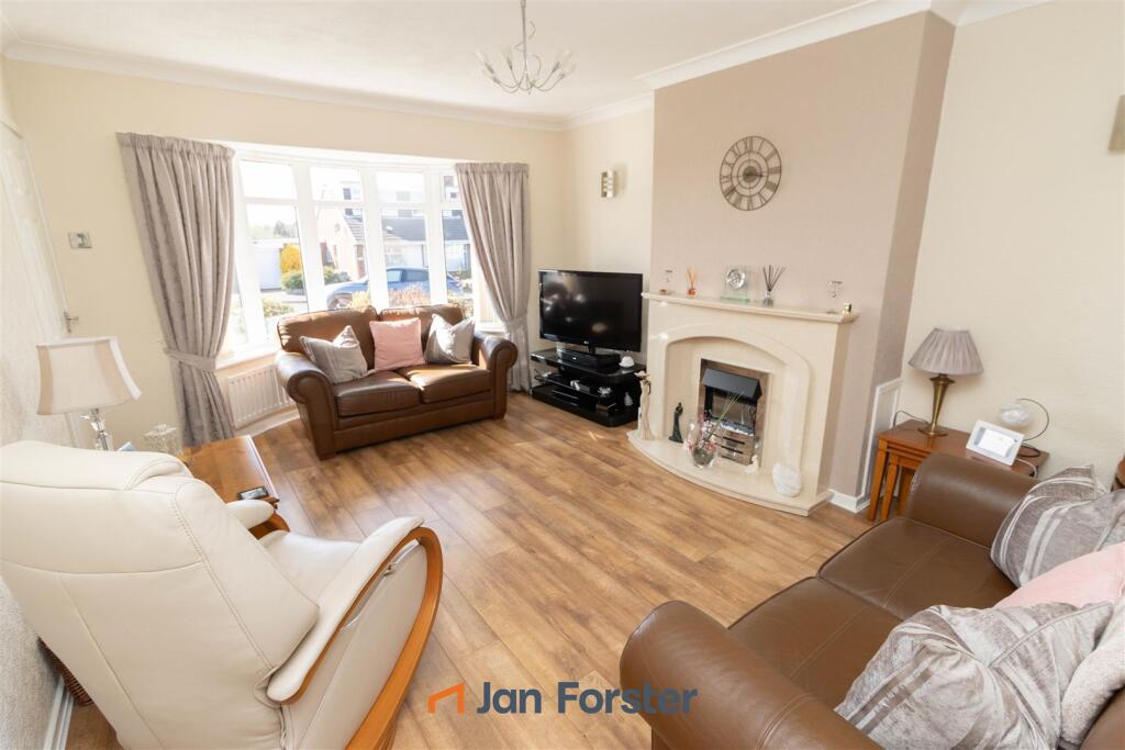 House in North Tyneside, Seaton Burn - View 2