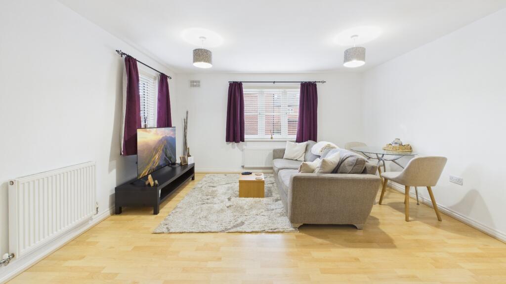 Apartment in Derby, Hilton - View 5