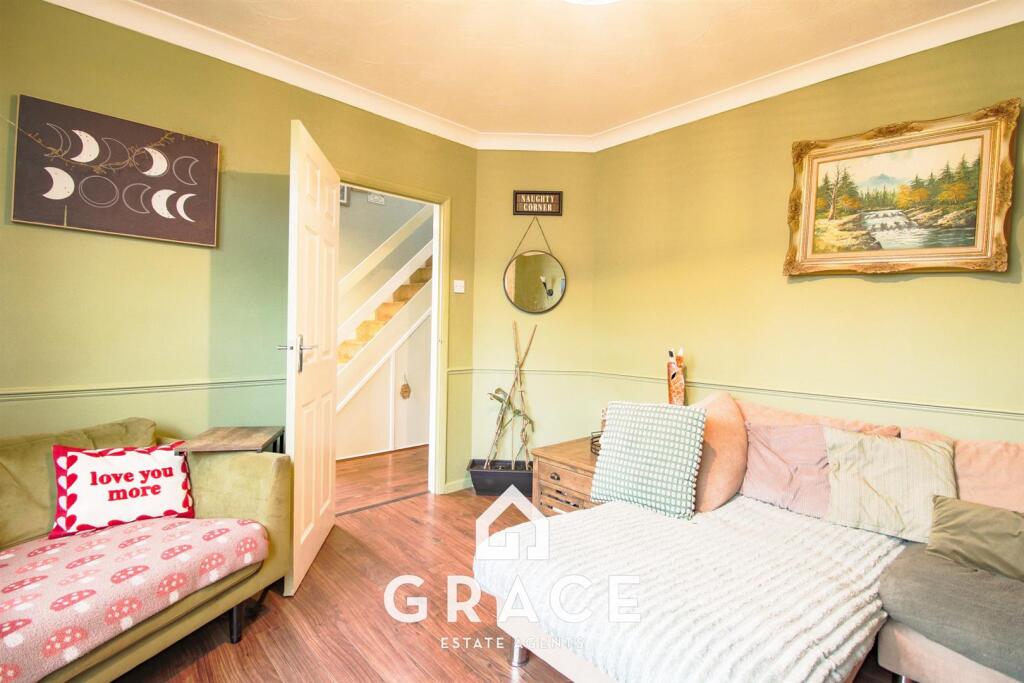 Chesterfield Drive, Ipswich - View 3