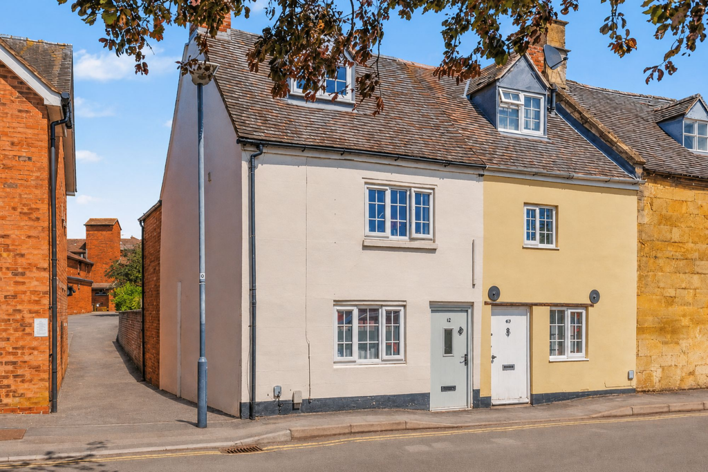 3-bed terraced on Telegraph Street, Shipston-On-Stour, CV36, £330,000