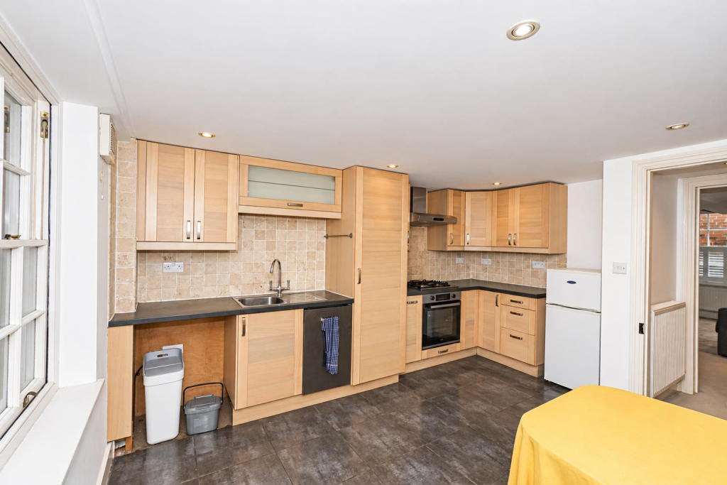 Apartment in Tonbridge - View 4