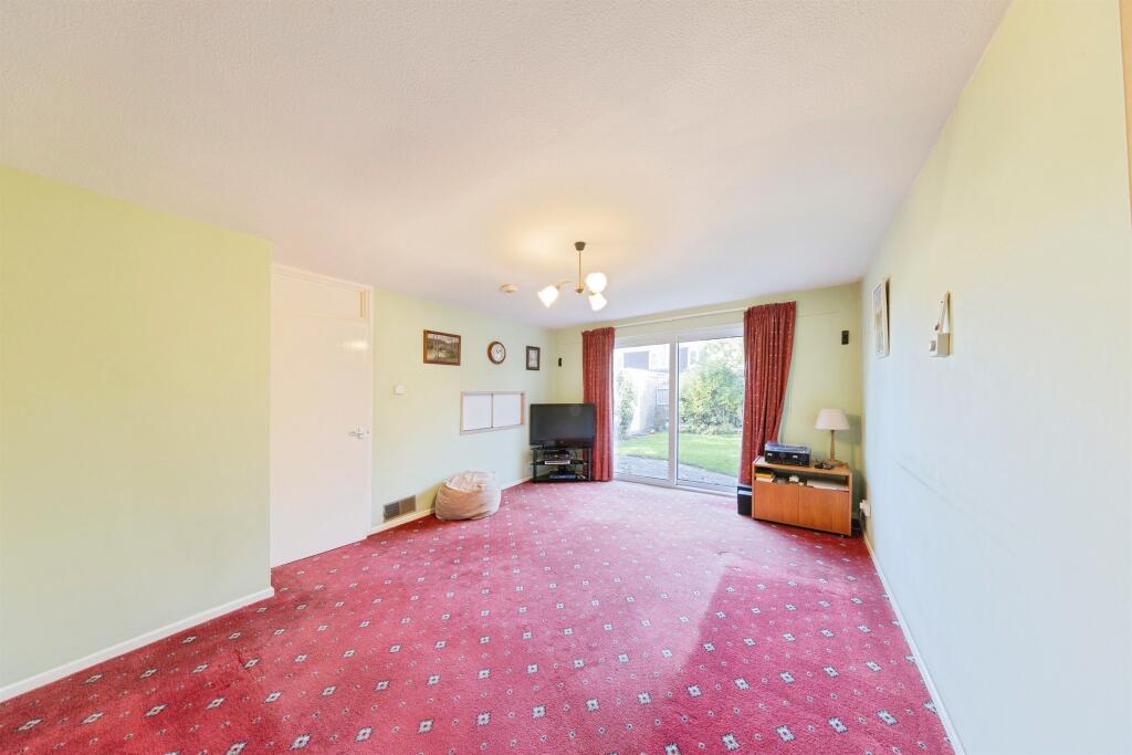 Hale Avenue, Stony Stratford, Milton Keynes photo 3