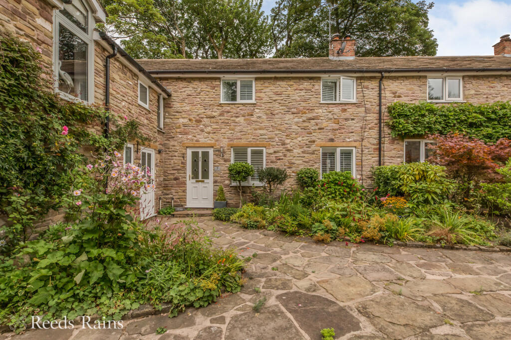 House in Stockport - View 2