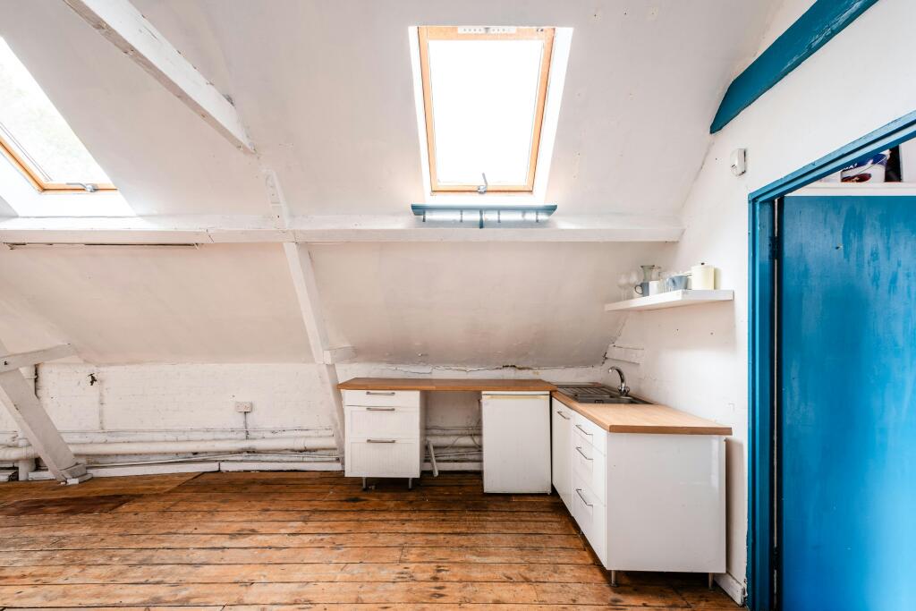Mile End Rd 88 Unit 5  Low Res 4.jpg