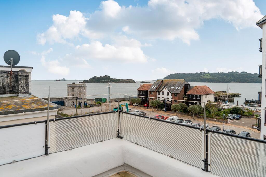 Garden Crescent, West Hoe photo 2