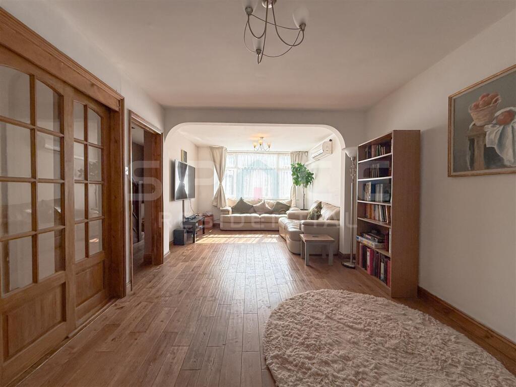 House in Harrow - View 5