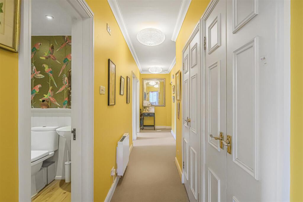 Apartment in Epping Forest, Buckhurst Hill - View 5