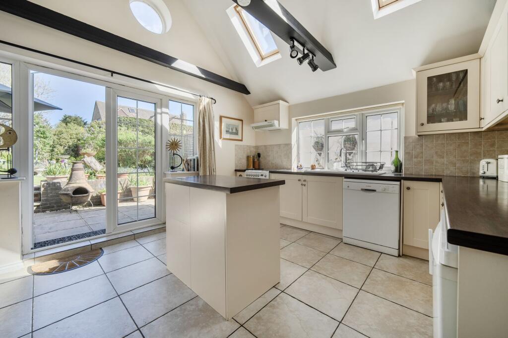 33 Slipper Road, Hermitage, PO10 - View 6
