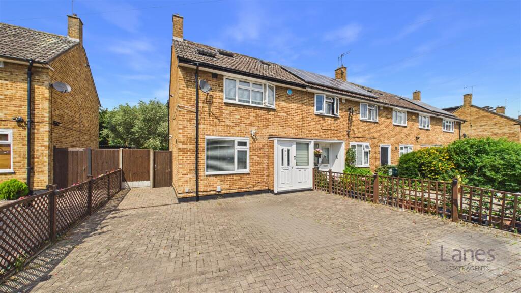 Main image of property: Limes Road, Cheshunt, Waltham Cross