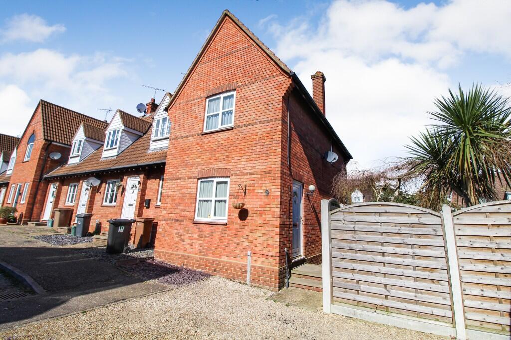 Main image of property: Gold Berry Mead, CM3