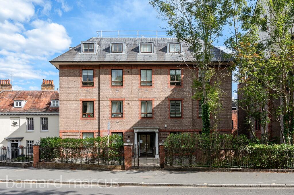 1-bed flat on South Street, EPSOM, £170,000