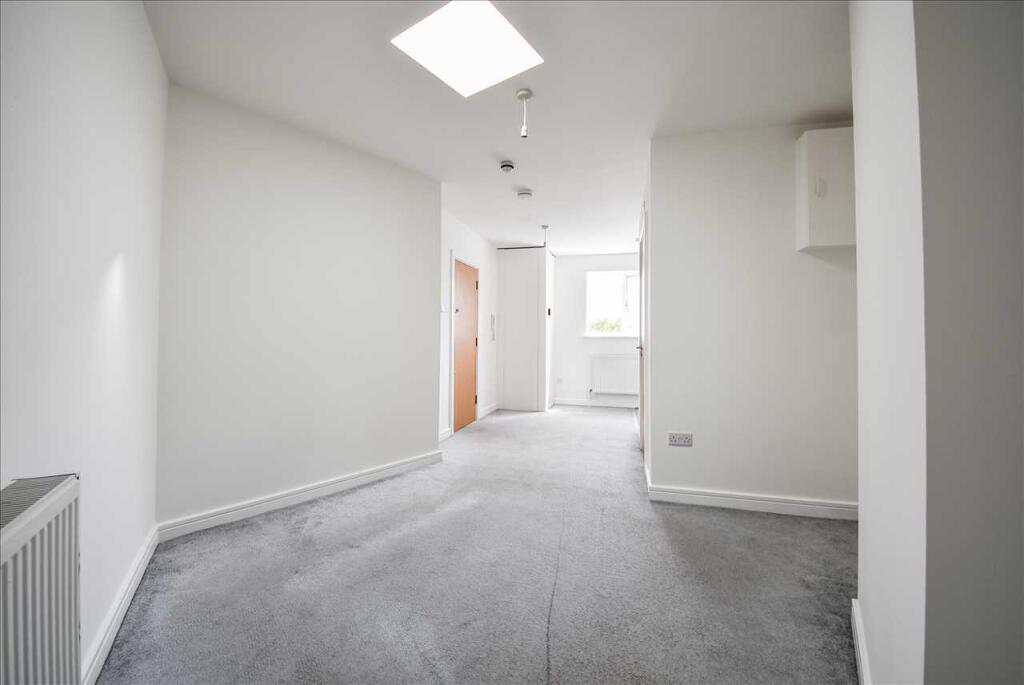 Apartment in Northampton - View 5
