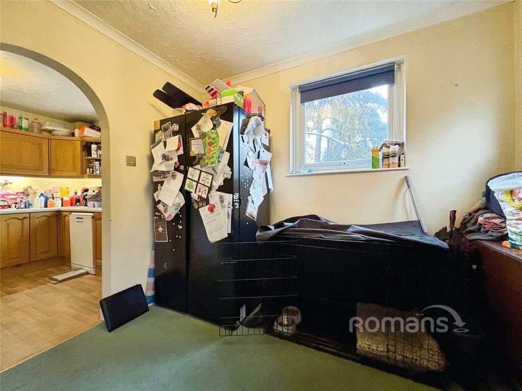 House in Surrey Heath, Old Dean - View 5
