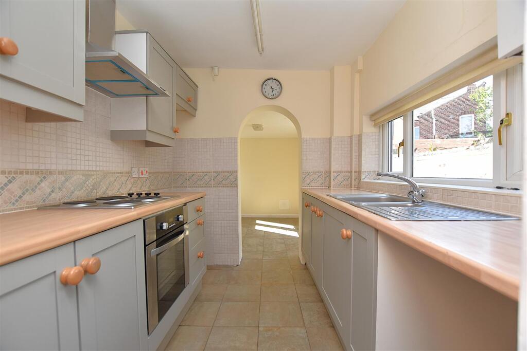 House in Wrexham, Hightown, Offa - More