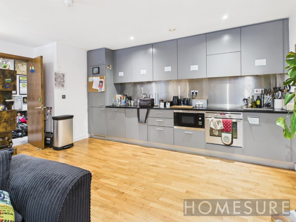 Apartment in Liverpool - More