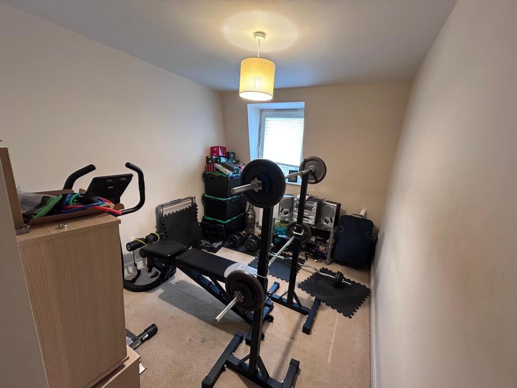 Apartment in Burton-on-Trent, Shobnall - More