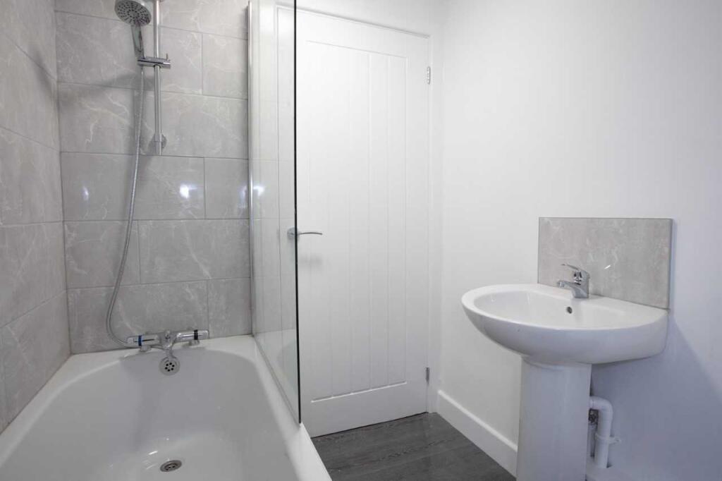 Apartment in Stoke-on-Trent - More